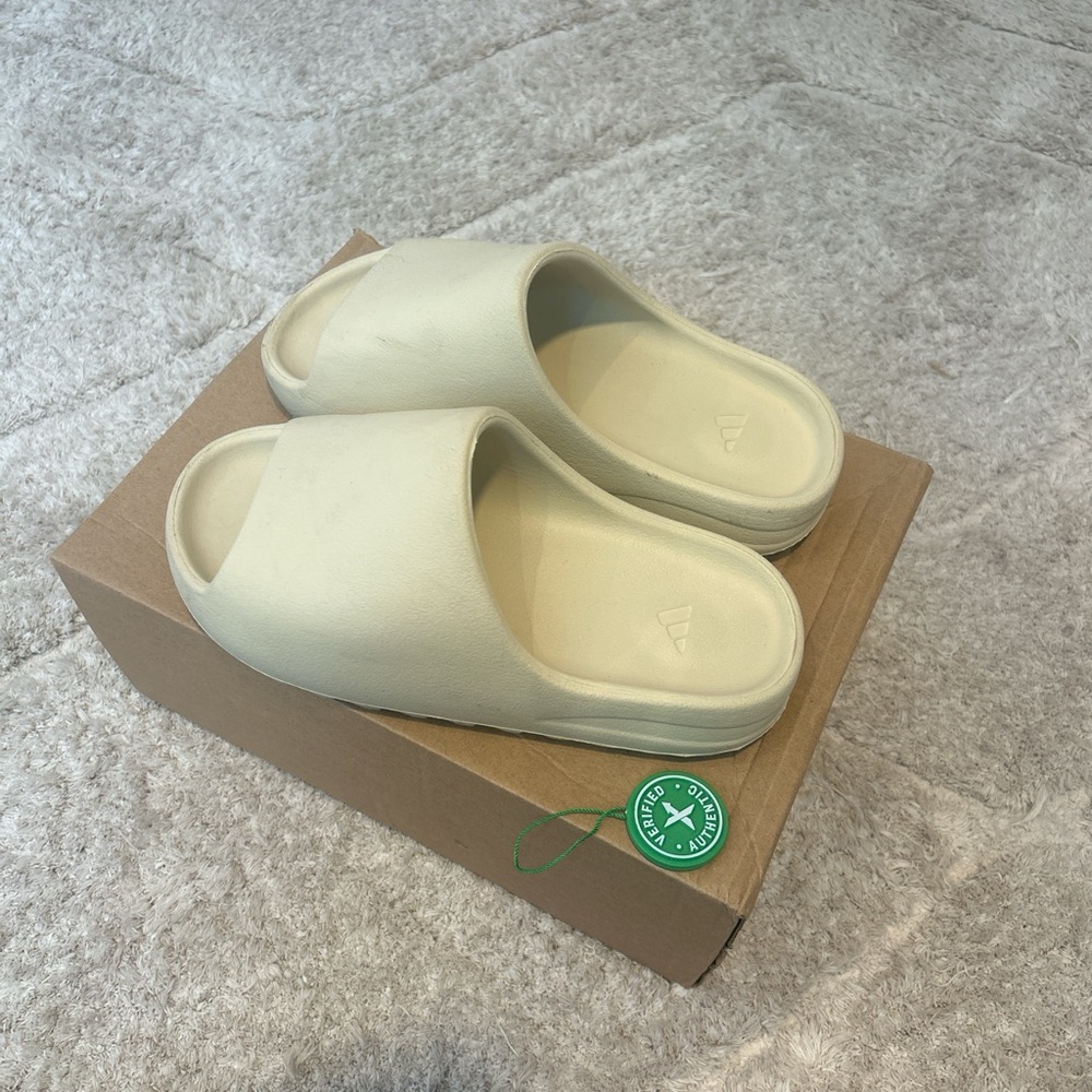 Yeezy Light Beige Slide Sandals